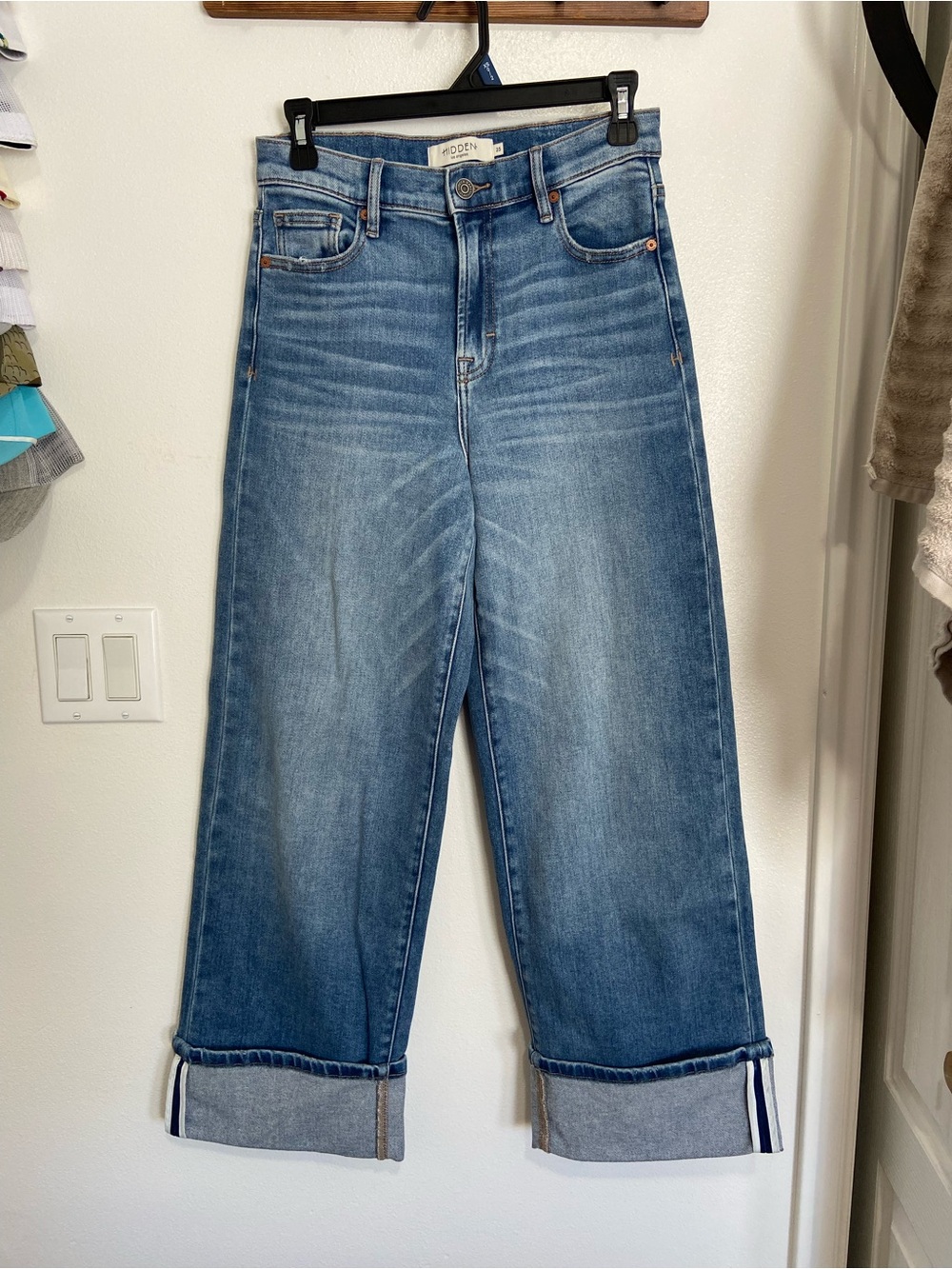 Hidden Jeans High-Rise Cropped Wide-Leg Jeans in Blue